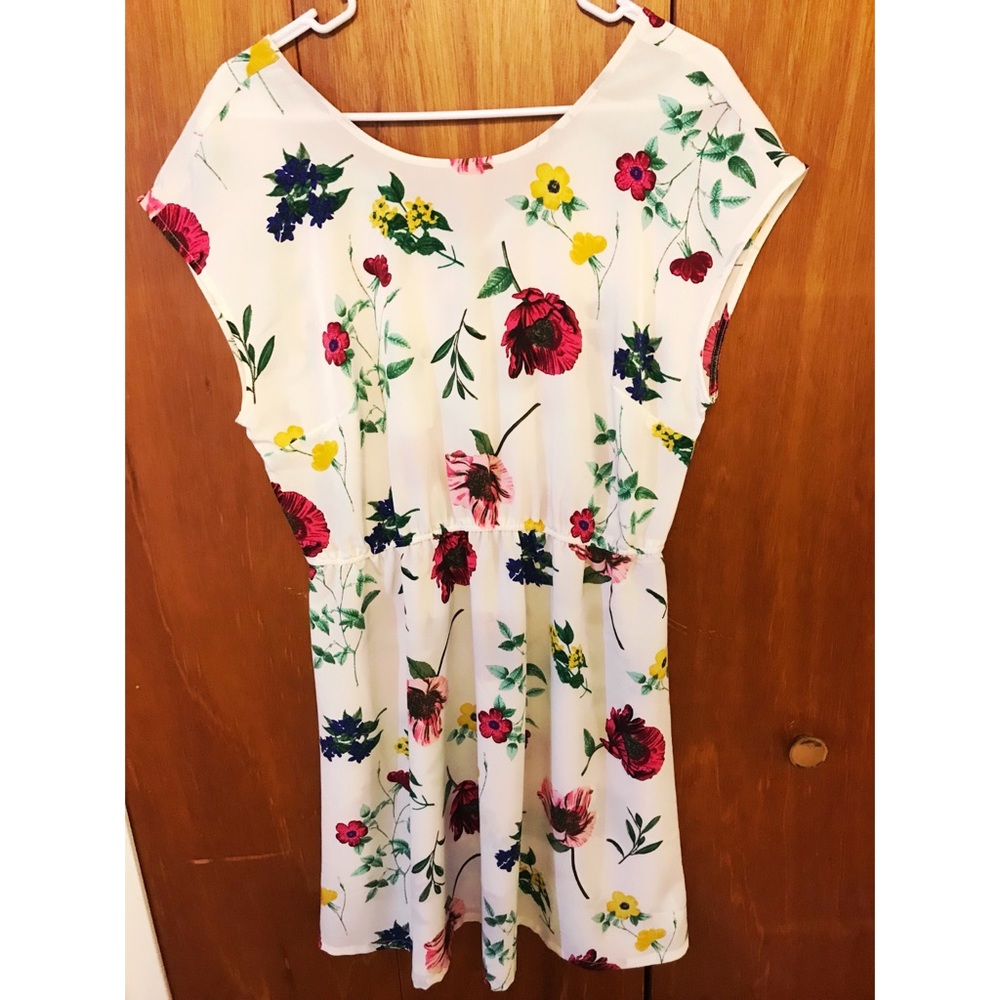 Adorable summer flowered print dress